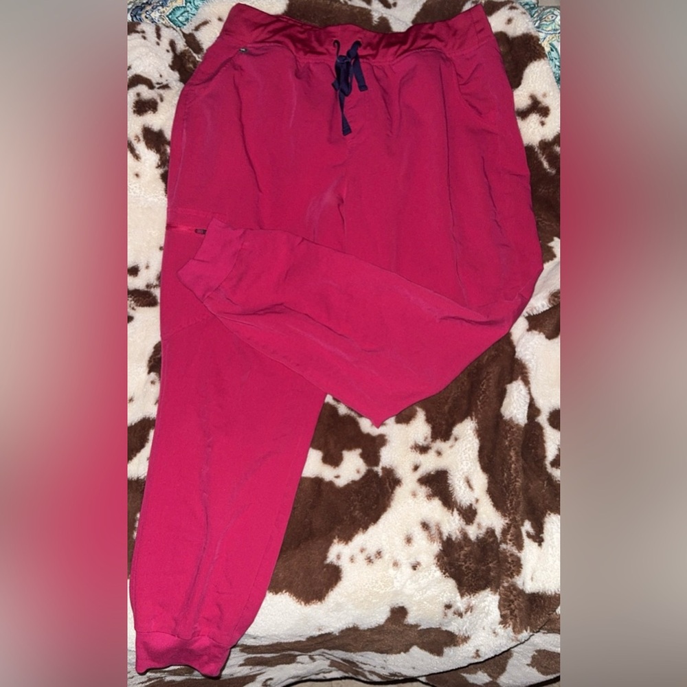 Red Scrubs Set - Picture 6 of 6